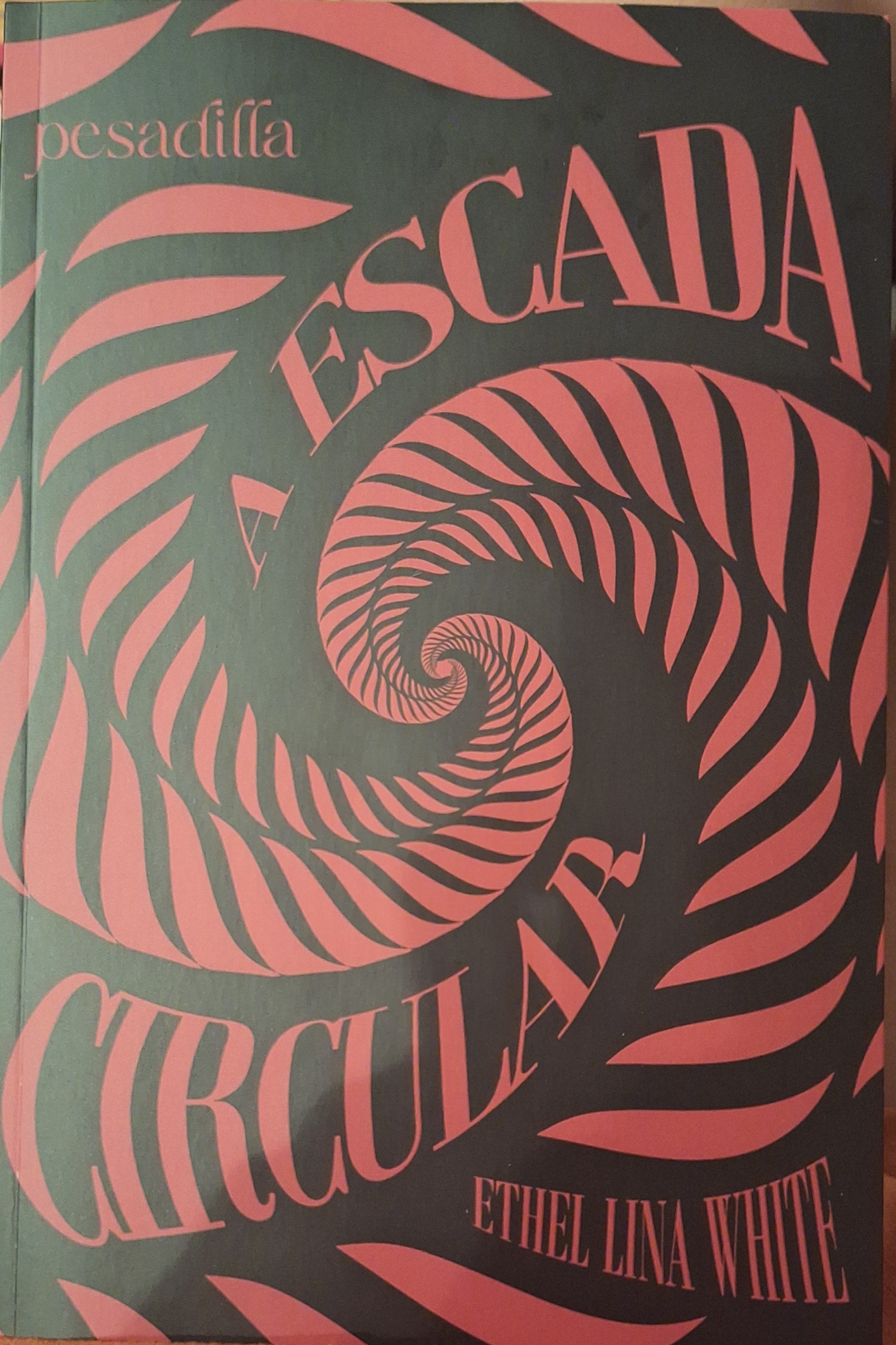 Ethel Lina White: A escada circular (Paperback, Português language, 2025, Pesadilla)
